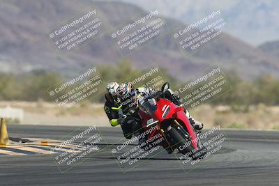 media/Oct-30-2025-Racers Edge (Thu) [[dabbdaf680]]/3-B Group/Session 2 (Turn 14)/